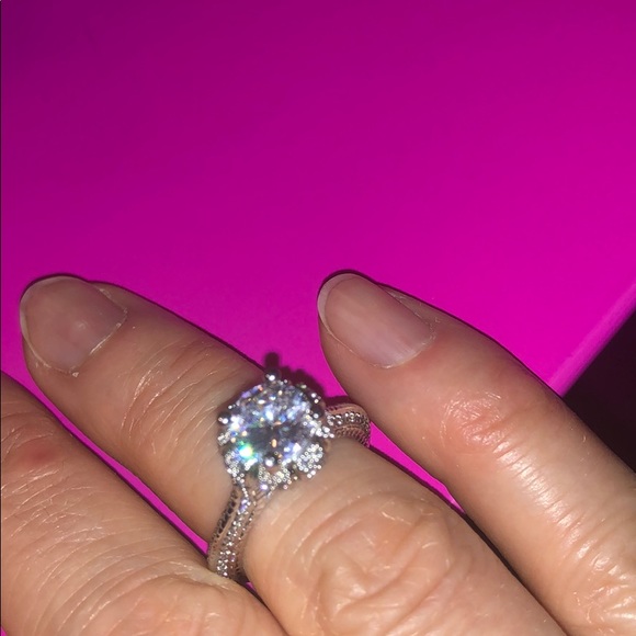 Jewelry - Picture 3 of 4